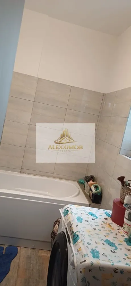 Studio de Vanzare - 52 MP - strada POSTALIONULUI - Studio de vânzare – zona Grand Arena | 52 mp | Mobilat și utilat complet

Oportunitate excelentă de achiziție în zona Grand Arena, într-un imobil modern cu regim de înălțime redus (P+3), situat la etajul 1 din 3.

📍 Detalii proprietate:

Suprafață: 52 mp
Etaj: 1 din 3
Partial mobilat la vanzare
Aer condiționat
Spațiu luminos și bine compartimentat
Loc de depozitare amenajat la subsol
Gata de mutare imediată

📍 Localizare excelentă
Situat în apropierea centrului comercial Grand Arena, cu acces rapid către supermarketuri, farmacii, restaurante, școli, grădinițe și mijloace de transport în comun.

Ideal atât pentru locuit, cât și pentru investiție, datorită poziției și facilităților din zonă.

pret 95000 e

 - tel. 0751454742