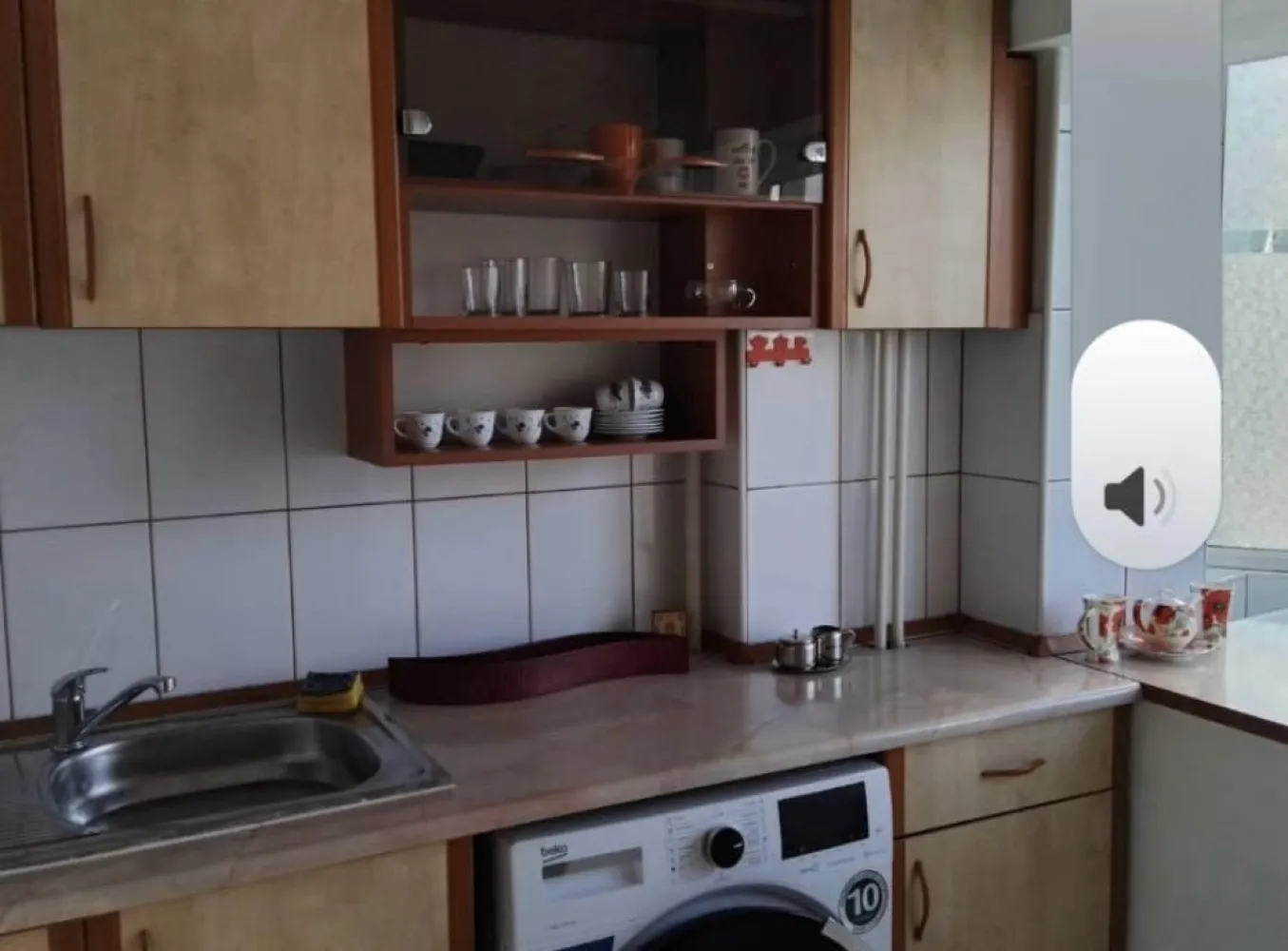 Particular inchiriez garsoniera  in Decebal nr 1 - Garsoniera spatioasa, luminoasa, disponibila, iarna f calduroasa, complet mobilata si utilata, pat dublu cu saltea si canapea extensibila igienizate martie 26, aer conditionat completat freon martie 26, baie si bucatarie zugravite apr 26. Bucatarie separata, debara, balcon inchis cu termopan. Particular, contract Anaf, videophone.