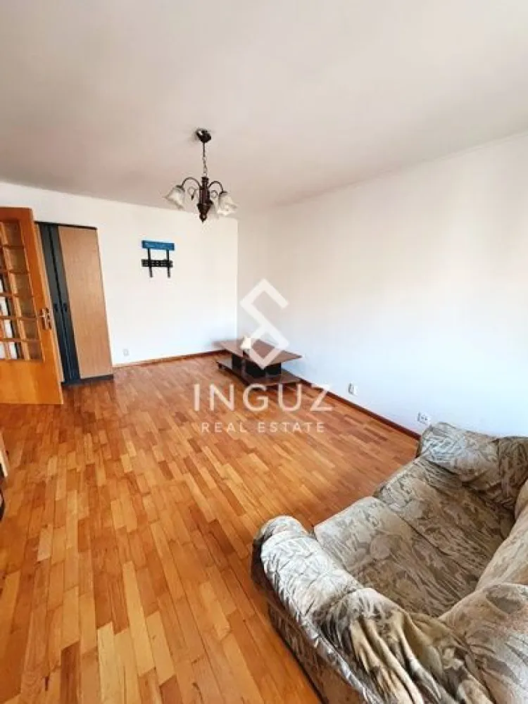 Apartament de închiriat | 2 camere | Decomandat | Zona Piața Muncii - Apartament de închiriat | 2 camere | Decomandat | Zona Piața Muncii

Preț: 450 € / lună
Comision: 50%

Detalii:

2 camere decomandate
62 mp
Etaj 6
Bloc construit între 1990–2000
Mobilat

Descriere:
Apartament spațios și luminos, compartimentat eficient, ideal pentru locuire confortabilă într-o zonă centrală și bine conectată.

Transport & Acces:

La aproximativ 15 minute de mers pe jos până la Piața Muncii Metro Station
Acces rapid la multiple linii de autobuz și tramvai
Conexiune directă către centru (Unirii), Dristor, Titan și alte zone importante
Acces facil către artere principale precum Bulevardul Basarabia și Calea Călărași

În apropiere:

Supermarketuri și magazine (Mega Image, Lidl, Kaufland)
Restaurante, cafenele și fast-food
Farmacii, bănci și servicii
Săli de fitness și centre comerciale
Școli și grădinițe
Spații verzi precum Parcul Național și Arena Națională

Disponibil: Imediat

Contact:
Inguz Real Estate
+40 774 017 567