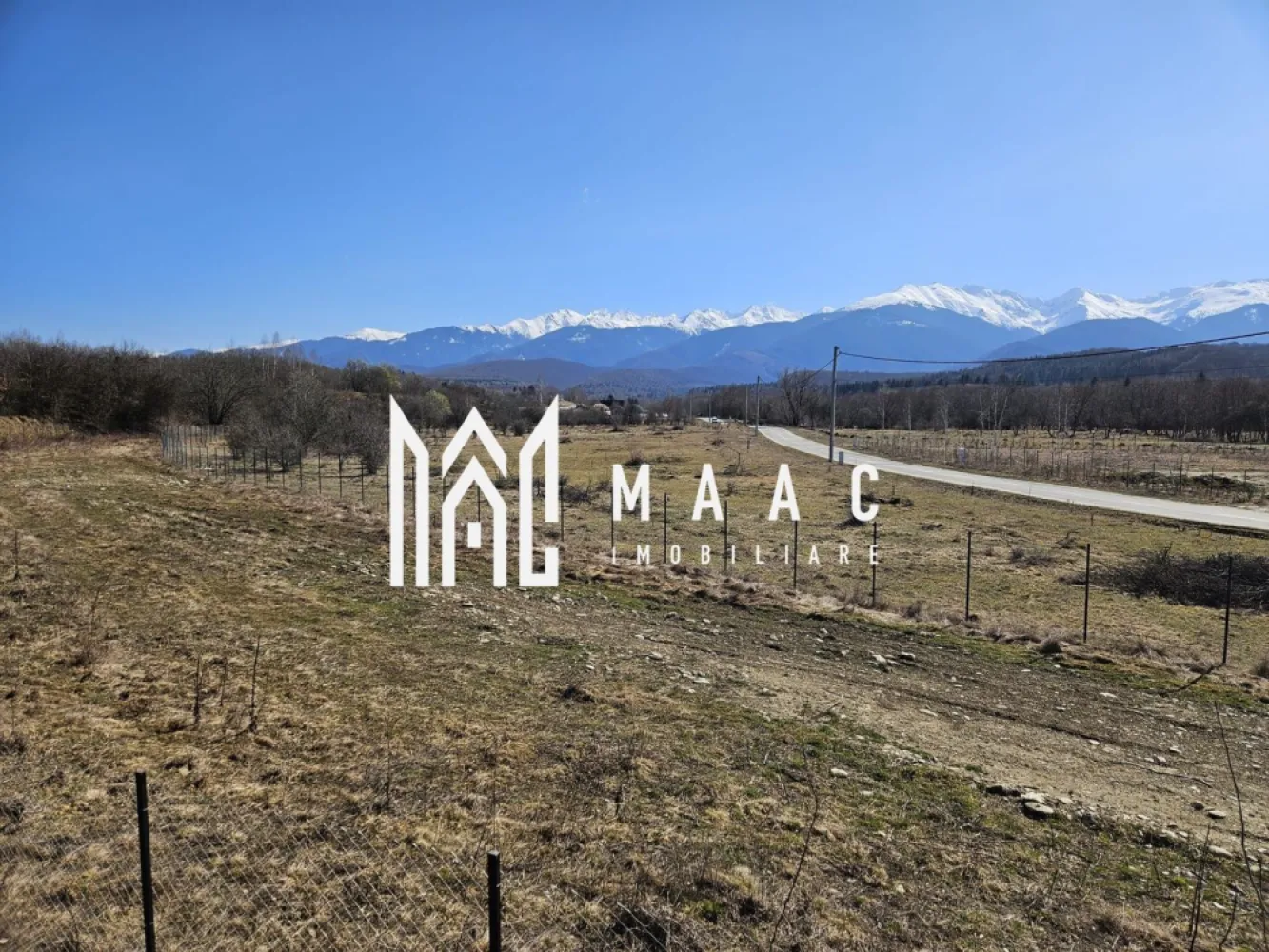 Teren | Intravilan | 2300 MP | Utiliati | Porumbacu de Sus - MAAC Imobiliare vă propune spre vânzare un teren intravilan în Porumbacu de Sus, cu priveliște deosebită către Munții Făgăraș

Vă prezentăm un teren intravilan construibil, cu o suprafață de 2.300 mp, situat în Porumbacu de Sus, într-o zonă extrem de liniștită, ideală pentru cei care își doresc intimitate și apropiere de natură.

Caracteristici principale:

Suprafață: 2.300 mp
Regim: intravilan – construibil
Utilități disponibile în zonă
Acces facil

Punct forte:
Terenul beneficiază de o priveliște superbă către Munții Făgăraș, oferind un cadru natural spectaculos, perfect pentru relaxare sau dezvoltare rezidențială.

Avantaje locație:
Zonă foarte liniștită, ferită de aglomerație
Peisaj natural deosebit
Apropiere de atracții turistice și trasee montane

Potrivit pentru:
Construcția unei locuințe permanente sau case de vacanță
Investiție pe termen lung
Dezvoltare turistică sau rezidențială

Pentru mai multe detalii sau pentru a programa o vizionare, vă rugăm să ne contactați specificând ID: CP3022452