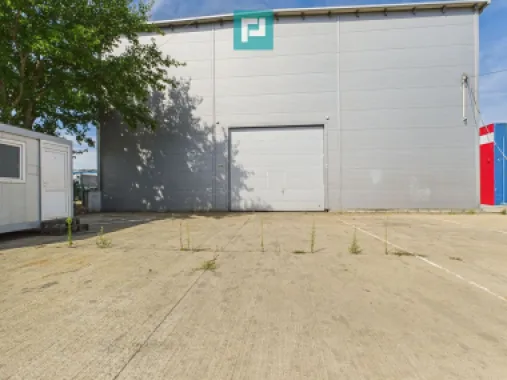 Hală industrială cu pod rulant de 3 tone în Arad