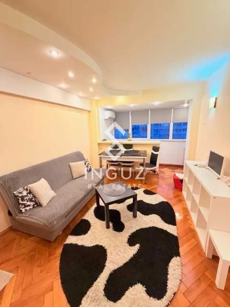 De închiriat – apartament 2 camere | Bulevardul Basarabia – București - Apartament de închiriat | Bulevardul Basarabia – Piața Muncii | 2 camere
Preț: 450 € / lună
Comision: 50%

Detalii:
Apartament cu 2 camere (semidecomandat)
Compartimentare confortabilă
Etaj 9 / 11
Bloc reabilitat termic
Încălzire centralizată
Gata de locuit

Descriere:
Apartament luminos și bine poziționat, situat în zona Bulevardul Basarabia, în apropiere de Piața Muncii. Locuința are o compartimentare practică și este potrivită pentru cuplu sau persoane singure care doresc acces rapid către zonele centrale ale Bucureștiului.

Zonă & acces:
Locație excelentă în Sector 3, cu acces rapid la transportul public.
Stația de metrou Piața Muncii la aproximativ 8 minute de mers pe jos.
Aproape de Parcul Alexandru Ioan Cuza (IOR) și Parcul Național.
Magazine în apropiere: Carrefour Express, Mega Image, restaurante și servicii zilnice.
Acces facil la metrou, tramvai și autobuz.

Costuri:
Chirie lunară: 450 €
Utilitățile se plătesc separat

Disponibil: imediat

Pentru mai multe informații și poze contact:
Inguz Real Estate
0774017567 / WhatsApp