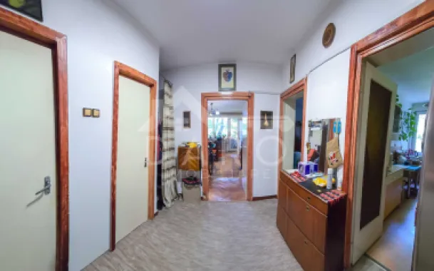 Apartament cu 3 camere in zona Cornisa, 7 Noiembrie , pe Romanu Vivo