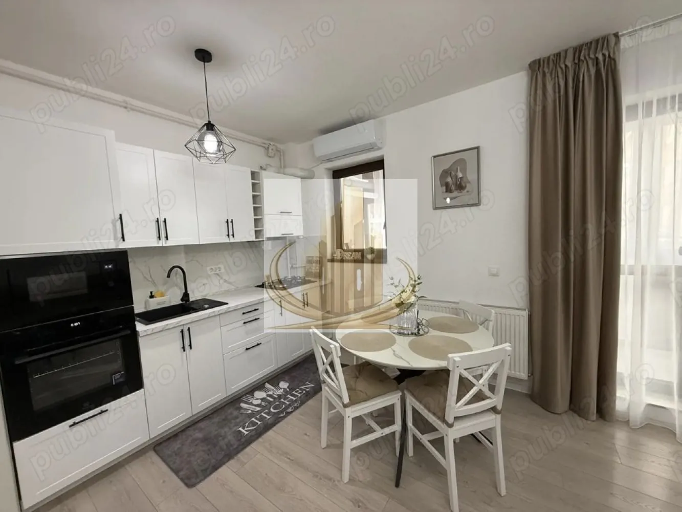 Grand Mobilis Imobiliare – apartament elegant, complet nou - Grand Mobilis Imobiliare vă propune spre închiriere un apartament deosebit cu 2 camere, situat într-o zonă liniștită și accesibilă – zona Esso Girocului. Apartamentul are o suprafață de 53 mp și este complet mobilat și utilat, fiind la prima închiriere – totul este nou, realizat cu atenție la detalii și finisaje moderne de înaltă calitate. ✨ Compartimentare modernă: • Living spațios cu bucătărie open space • Dormitor confortabil • Baie elegantă, dotată cu cadă • Design interior modern, cu finisaje premium 🏡 Avantaje: • Apartament de lux, ideal pentru un stil de viață confortabil • Mobilier și electrocasnice noi • Zonă liniștită, aproape de oraș 📍 Localizare excelentă: • În apropiere de Profi • Stație de autobuz la câțiva pași • Restaurante și cafenele în zonă: Simplu Bistro, Luna Caffe 💶 Preț: 420€ / lună Acest apartament este alegerea perfectă pentru cei care își doresc confort, liniște și acces rapid către oraș. 📞 Pentru mai multe detalii sau programarea unei vizionări, nu ezitați să ne contactați! Grand Mobilis Imobiliare – alegerea potrivită pentru tine. ID intern CP3031601