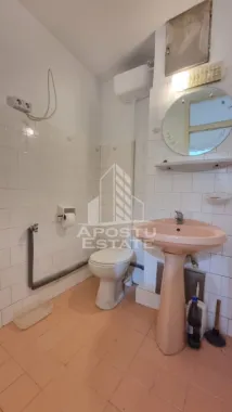 Apartament cu 3 camere, 2 bai, 2 balcoane, zona Calea Aradului