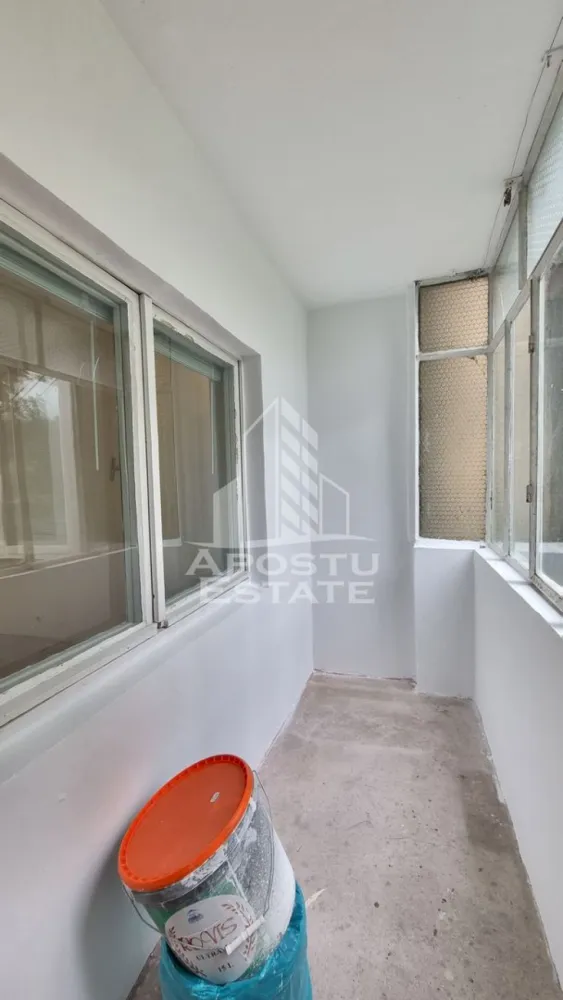 Apartament cu 3 camere, 2 bai, 2 balcoane, zona Calea Aradului