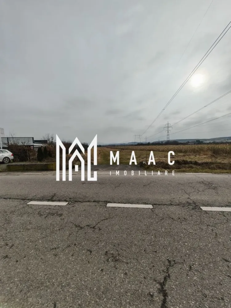 Teren 2.600mp | Extravilan | Mohu - MAAC Imobiliare vă propune spre vânzare un teren extravilan situat în Mohu, județul Sibiu, cu acces direct din drumul principal.

Terenul are o suprafață totală de 2.600 mp, cu o deschidere la stradă de 20 m și o lungime de aproximativ 130 m, oferind un front generos și multiple posibilități de utilizare.

Caracteristici:
Acces direct din drum principal
Acces auto foarte bun
Utilități în apropiere (curent, gaz)
Zonă liniștită
Potențial bun pentru investiție
Acte în regulă
 Pentru mai multe detalii specificati ca ati vazut anuntul cu ID:CP2914296