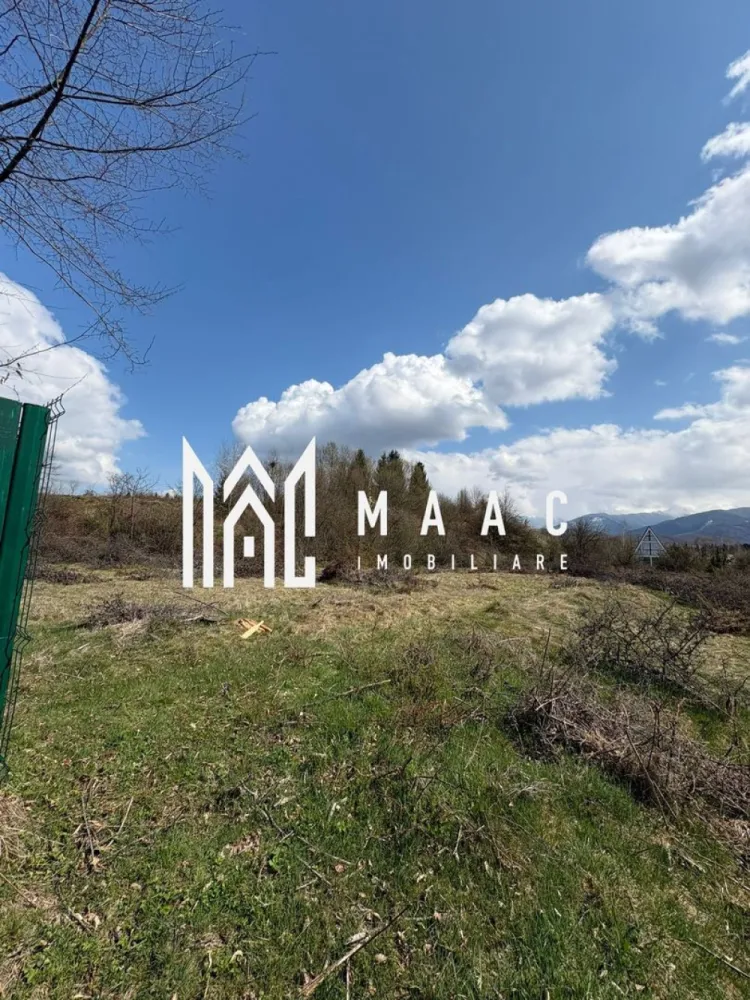 Teren Intravilan I 3717 mp I Zona Turistica Porumbacu de Sus - MAAC Imobiliare vă propune spre vânzare un teren deosebit situat în Porumbacu de Sus, într-o zonă turistică în plină dezvoltare, ideal pentru investiție sau construcția unei case de vacanță.

Proprietatea are o suprafață de 3717 mp conform actelor,compus din 3 parcele,950 mp,1017mp,1750mp, aproximativ 5.000 mp în realitate, incluzând și taluzul adiacent. Terenul beneficiază de o deschidere generoasă de 70 ml la drum, oferind acces facil și multiple posibilități de dezvoltare.

Un mare avantaj îl reprezintă poziționarea excelentă:
 • la doar 500 m de Castelul de Lut Valea Zânelor și Povestea Calendarului, două dintre cele mai vizitate atracții din zonă
 • utilitățile (curent, apă, canalizare) se află la aproximativ 70 m
 • drum asfaltat până în apropierea terenului
 • accesul se poate face din două laturi diferite, oferind flexibilitate în dezvoltare

Datorită amplasării sale strategice într-o zonă turistică de interes major, terenul este potrivit pentru pensiune, cabane, glamping sau investiție pe termen lung.

Preț: 35 €/mp

O oportunitate rară de a investi într-o locație cu potențial ridicat de dezvoltare și randament excelent

Pentru mai multe detalii precizati ca ati vazut anuntul cu ID CP3023789