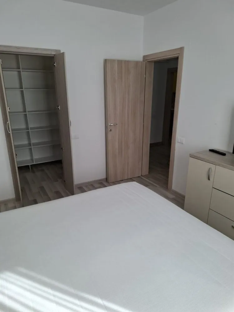 BRASADAS inchiriaza ap 2 cam PARTER zona Metalurgiei. - Agentia Imobiliara BRASADAS inchiriaza apartament cu doua camere situat la PARTER in zona Metalurgiei.
Pretul contine TVA. 
Apartamentul are balcon si parcare.
Www.brasadas.com