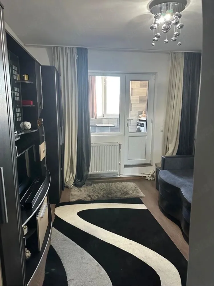 De vânzare garsonieră – Micro 40, in sptele Carrefour Mall - MAG Invest va propune spre vanzare o garsoniera situata in cartierul Micro 40, la etajul 4 al unui imobil bine intretinut.
Locuinta este renovata si se vinde complet mobilata si utilata, exact asa cum este prezentata in fotografiile de prezentare, fiind pregatita pentru mutare imediata.

Proprietatea beneficiaza de o amplasare avantajoasa, cu acces facil catre principalele puncte de interes din zona, precum mijloace de transport in comun, magazine, piata, scoli, gradinite, Kaufland si alte facilitati necesare unui trai confortabil.
Garsoniera reprezinta o alegere potrivita atat pentru locuinta personala, cat si pentru investitie, avand potential bun pentru inchiriere datorita pozitiei si facilitatilor din apropiere.

Pret de vanzare: 27.500 euro.
Pentru informatii suplimentare si programarea unei vizionari:
Liliana Ene
Telefon: 0746.252.252

Oferta prezentata de MAG Invest.