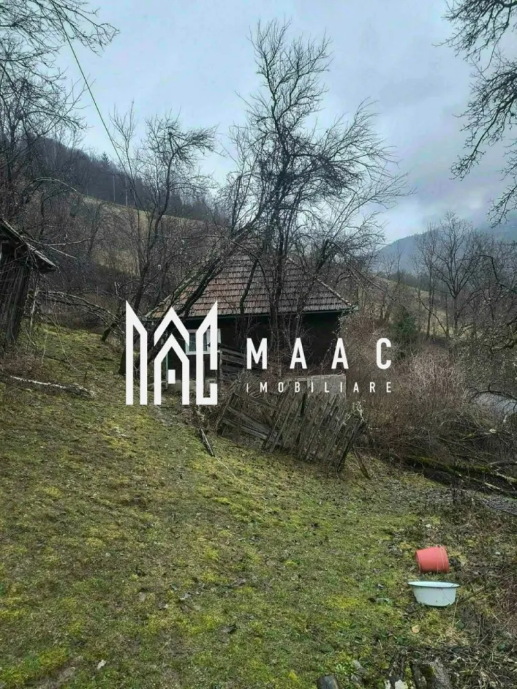 Casa veche I Bistra I Alba 1850 mp teren - MAAC Imobiliare vă propune o proprietate deosebită situată în Comuna Bistra, județul Alba, în satul Ștefanca, ideală pentru cei care caută liniște, natură și autenticitate în inima Munților Apuseni. Terenul generos, cu o suprafață de 1850 de metri pătrați, oferă multiple posibilități de utilizare, fie pentru locuire permanentă, fie pentru casă de vacanță sau investiție într-o zonă cu potențial turistic în creștere.

Pe proprietate se află o casă veche construită din bârne de brad, specifică zonei, ce păstrează farmecul tradițional și poate fi restaurată sau valorificată într-un proiect autentic. Accesul către proprietate este facil, iar prezența electricității reprezintă un avantaj important pentru viitoarele amenajări sau dezvoltări.

-suprafață teren: 1850 mp
-casă veche din bârne de brad
-utilitate: electricitate
-acces facil

Pentru mai multe detalii sau pentru programarea unei vizionări, vă rugăm să menționați numărul CP3036006 la telefon.
