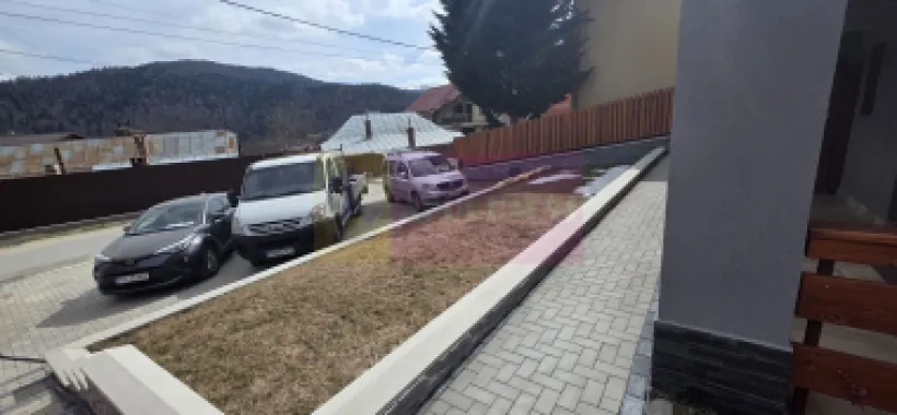 Apartament 2 camere, parter, de vanzare in Busteni