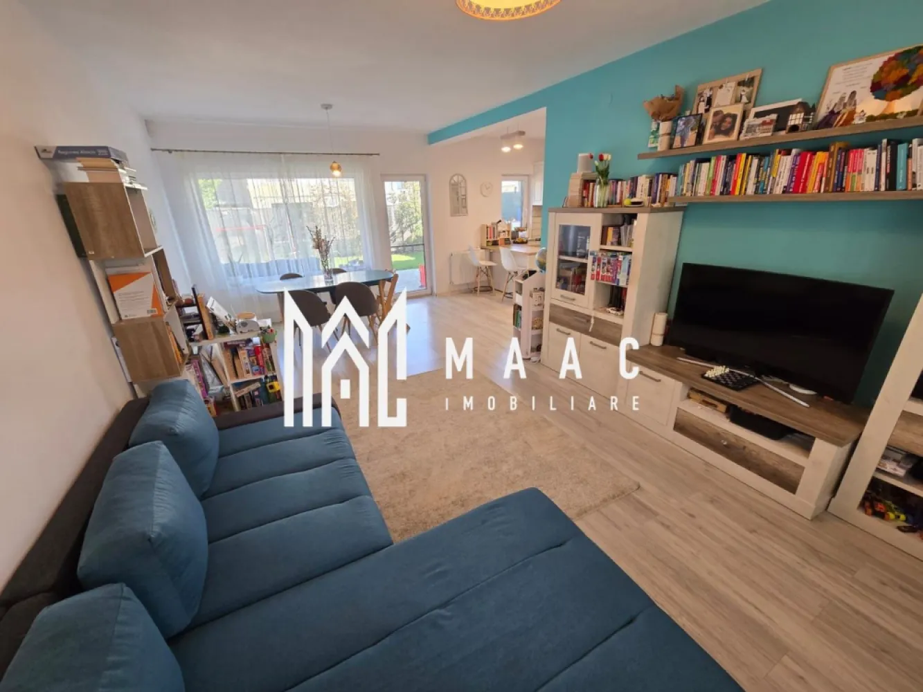 Casa moderna 4 camere mobilat utilata Selimbar - Agentia Maac imobiliare va propune spre vanzare o casa modern compartimentata si utilata situata in Selimbar zona rezidentiala de case.

Casa de vanzare este de tip triplex situata la mijloc :

- suprafata utila 160 mp ( P+1+ M )
- Certificat energetic Clasa A
- 2 locuri de parcare in fata
- curte si gradina in spate 60 mp 

Compartimentarea casei este una moderna si decomandata :

- parterul este compus din : bucatarie, living + zona de luat masa , camera tehnica , baie serviciu si spatii pentru depozitare
- etajul este dispune de dormitor matrimonial cu baie proprie , dormitor cu dulap si spatiu pentru depozitare, birou (dormitor mic), si baie.
- Mansarda este de tip open-space si este locuibila si dispune de spatii pentru depozitare

Casa se vinde mobilata si utilata iar pentru mai multe detalii specificati CP3036128 la telefon .