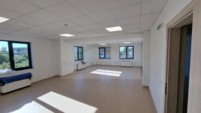 Spațiu de închiriat 310 mp + terasă – Str. 23 August – ideal clinică / birouri