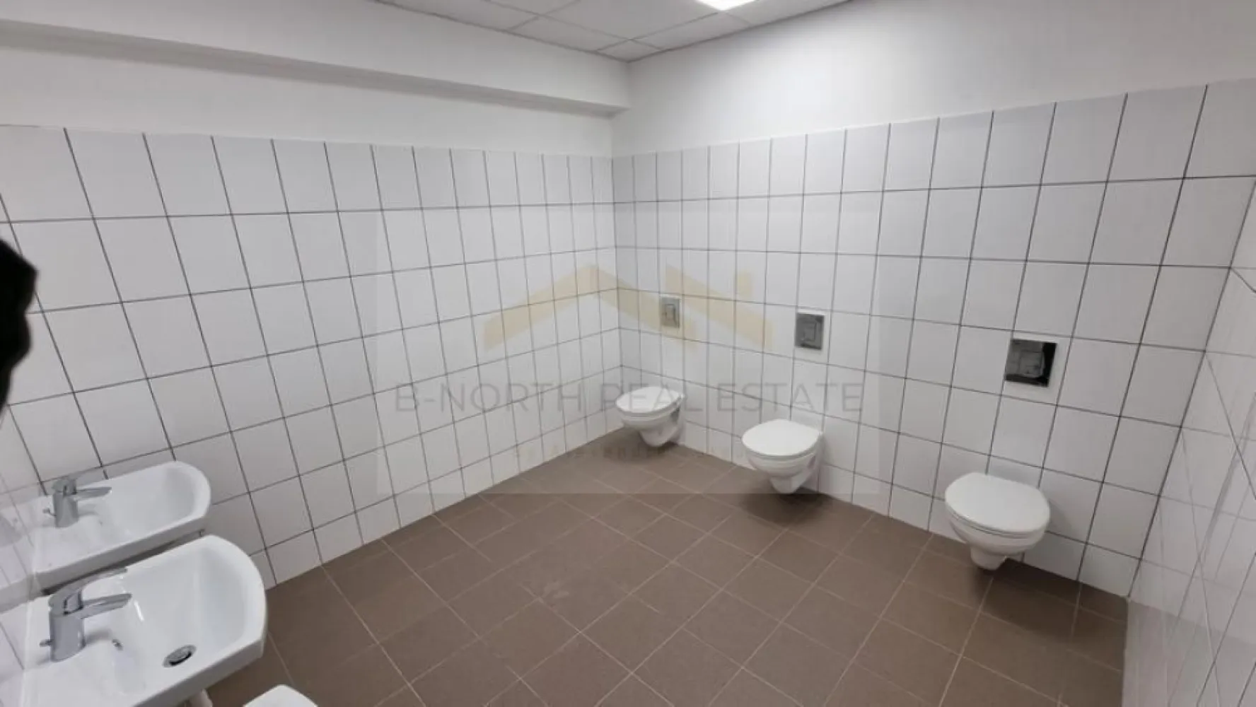 Spațiu de închiriat 310 mp + terasă – Str. 23 August – ideal clinică / birouri