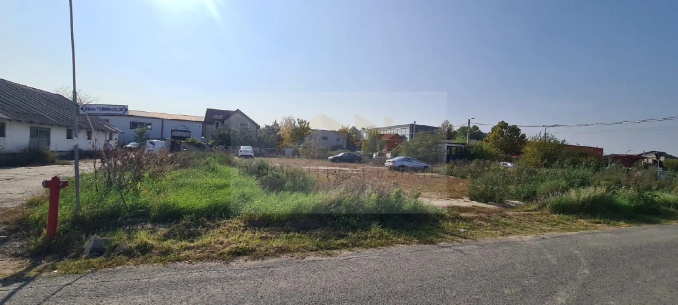 Teren Otopeni 300 mp - 🏗️ Teren intravilan cu deschidere la stradă asfaltată – Otopeni, Str. Tuberozelor

Vă propunem spre vânzare un teren intravilan cu suprafața de 300 mp, situat într-o zonă accesibilă și bine conectată la infrastructura orașului Otopeni, pe strada Tuberozelor nr. 9.

✅ Deschidere: 13,98 metri la stradă asfaltată – ideală pentru acces auto și utilaje
✅ Regim intravilan: potrivit pentru construcția unei hale, atelier, spațiu de depozitare sau alte activități cu profil industrial ușor
✅ Utilități: gaz, curent, apă, canalizare – toate în imediata apropiere

📍 Avantaje:

Zonă dezvoltată, cu trafic redus, dar conectată rapid la DN1 și Aeroportul Henri Coandă

Acces facil pentru transport marfă și logistică

Potențial excelent pentru dezvoltarea unei activități comerciale sau industriale de dimensiuni mici și medii

🔑 De ce merită?
Oportunitate de investiție într-o zonă bine cotată din nordul Capitalei, perfectă pentru antreprenori care doresc să dezvolte un spațiu funcțional într-o locație strategică.

📞 Contactați-ne pentru detalii și vizionare!