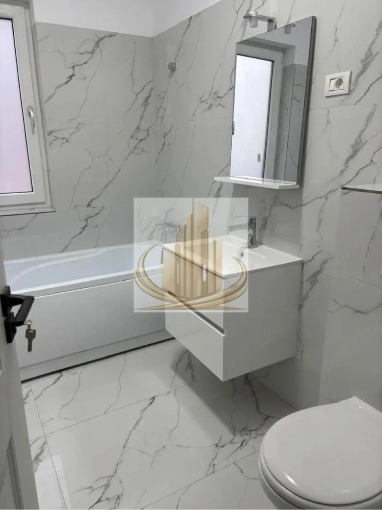 🏡Grand Mobilis va propune spre închiriere un ap de lux 3 camere - Grand Mobilis Imobiliare vă propune spre închiriere un apartament de lux cu 3 camere, situat în zona Girocului.

Apartamentul este la prima închiriere, totul fiind nou, realizat cu finisaje premium și amenajat cu bun gust, pentru un confort maxim. Este alegerea ideală pentru o familie cu copii sau un cuplu care își dorește un spațiu generos, modern și elegant.

🏡 Detalii apartament:
 • 3 camere spațioase și luminoase
 • Bucătărie complet utilată
 • Balcon
 • Loc de parcare inclus
 • Situat la etajul 1

✨ Dotări și finisaje:
 • Mobilier și electrocasnice noi
 • Mașină de spălat vase
 • Aragaz
 • Mașină de spălat rufe
 • Frigider
 • Cuptor cu microunde
 • 3 televizoare
 • Sistem de iluminat modern (candelabru cu telecomandă)
 • Finisaje de lux și design elegant

📍 Localizare:
 • Zonă liniștită, în Girocului
 • La doar 2-3 minute de sensul AEM
 • Acces rapid către oraș și puncte de interes

💶 Preț: 2300 lei / lună + garanție

🚫 Nu se acceptă animale de companie

Acest apartament îmbină perfect confortul, eleganța și spațiul generos, fiind pregătit să devină „acasă” pentru viitorii chiriași.

📞 Pentru mai multe detalii sau programarea unei vizionări, vă stăm la dispoziție!
Grand Mobilis Imobiliare – alegerea potrivită pentru tine.
ID intern CP3031922