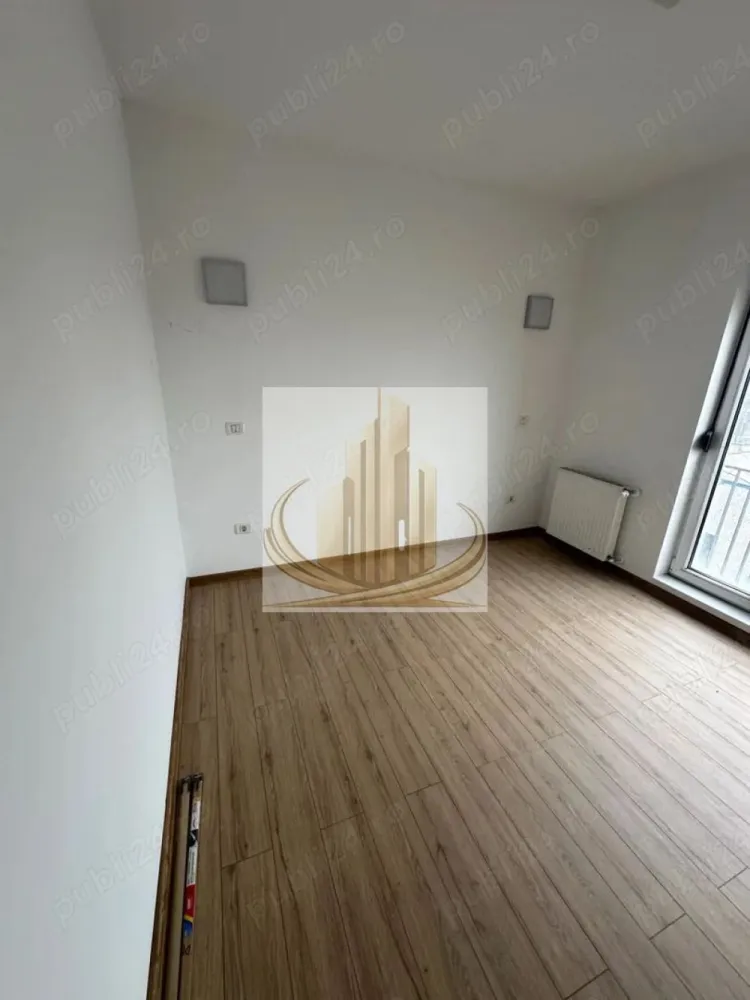 Apartament 2 Camere | 54 mp + Balcon | Etaj 4/8 | Parcare Subterană - Grand Mobilis Imobiliare vă propune spre vânzare un apartament modern cu 2 camere, parțial mobilat, situat la etajul 4 din 8 al unui imobil construit în 2008, în cadrul ansamblului rezidențial Iris.

Cu o suprafață utilă de 54 mp, la care se adaugă un balcon generos de 7 mp, apartamentul oferă un spațiu echilibrat și bine organizat, ideal pentru un stil de viață confortabil.

✨ Locuința a fost recent renovată și se remarcă prin îmbunătățiri de actualitate: parchet nou, rulouri, mobilier de bucătărie realizat pe comandă și electrocasnice noi – toate contribuind la un ambient modern și plăcut.

📐 Date tehnice:

Suprafață utilă: 54 mp
Balcon: 7 mp
Etaj: 4 / 8
An construcție: 2008

🏠 Compartimentare:

Living luminos
Dormitor confortabil
Bucătărie modernă
Baie
Balcon spațios

🔥 Confort & dotări:

Centrală proprie și încălzire prin calorifere
Apartament renovat recent
Mobilier de bucătărie nou, realizat pe comandă
Electrocasnice noi
Rulouri pentru un plus de confort

🚗 Extra:

Loc de parcare subteran inclus în preț

📍 Localizare avantajoasă:
Apartamentul este situat în ansamblul rezidențial Iris, într-o zonă liniștită, dar foarte bine conectată. Beneficiază de acces rapid către principalele artere ale orașului și către Iulius Town.
În plus, la doar 2 minute de mers pe jos se află supermarketul Lidl, alături de alte facilități esențiale din proximitate.

💰 Oportunitate de investiție:
Datorită poziționării și cererii ridicate din zonă, proprietatea reprezintă o alegere excelentă și pentru investiție, oferind un randament atractiv din închiriere.

💛 De ce să alegi acest apartament?
Pentru confortul oferit de un apartament renovat, locația excelentă și beneficiile suplimentare precum parcarea subterană – toate pregătite pentru a deveni noul tău „acasă” sau o investiție sigură.

📞 Pentru mai multe detalii sau programarea unei vizionări, echipa Grand Mobilis Imobiliare vă stă la dispoziție!
💶 Preț negociabil
ID Intern: CP3036531