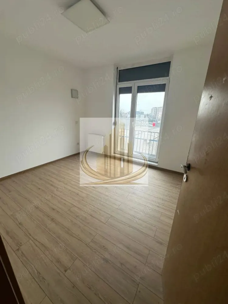 Apartament 2 Camere | 54 mp + Balcon | Etaj 4/8 | Parcare Subterană - Grand Mobilis Imobiliare vă propune spre vânzare un apartament modern cu 2 camere, parțial mobilat, situat la etajul 4 din 8 al unui imobil construit în 2008, în cadrul ansamblului rezidențial Iris.

Cu o suprafață utilă de 54 mp, la care se adaugă un balcon generos de 7 mp, apartamentul oferă un spațiu echilibrat și bine organizat, ideal pentru un stil de viață confortabil.

✨ Locuința a fost recent renovată și se remarcă prin îmbunătățiri de actualitate: parchet nou, rulouri, mobilier de bucătărie realizat pe comandă și electrocasnice noi – toate contribuind la un ambient modern și plăcut.

📐 Date tehnice:

Suprafață utilă: 54 mp
Balcon: 7 mp
Etaj: 4 / 8
An construcție: 2008

🏠 Compartimentare:

Living luminos
Dormitor confortabil
Bucătărie modernă
Baie
Balcon spațios

🔥 Confort & dotări:

Centrală proprie și încălzire prin calorifere
Apartament renovat recent
Mobilier de bucătărie nou, realizat pe comandă
Electrocasnice noi
Rulouri pentru un plus de confort

🚗 Extra:

Loc de parcare subteran inclus în preț

📍 Localizare avantajoasă:
Apartamentul este situat în ansamblul rezidențial Iris, într-o zonă liniștită, dar foarte bine conectată. Beneficiază de acces rapid către principalele artere ale orașului și către Iulius Town.
În plus, la doar 2 minute de mers pe jos se află supermarketul Lidl, alături de alte facilități esențiale din proximitate.

💰 Oportunitate de investiție:
Datorită poziționării și cererii ridicate din zonă, proprietatea reprezintă o alegere excelentă și pentru investiție, oferind un randament atractiv din închiriere.

💛 De ce să alegi acest apartament?
Pentru confortul oferit de un apartament renovat, locația excelentă și beneficiile suplimentare precum parcarea subterană – toate pregătite pentru a deveni noul tău „acasă” sau o investiție sigură.

📞 Pentru mai multe detalii sau programarea unei vizionări, echipa Grand Mobilis Imobiliare vă stă la dispoziție!
💶 Preț negociabil
ID Intern: CP3036531