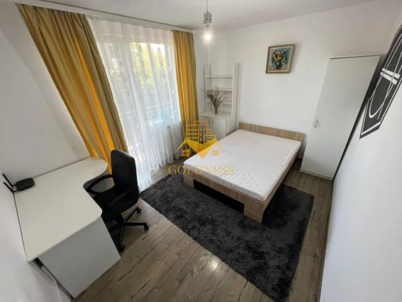 3 camere, modern, Buna Ziua zona Grand Hotel Italia, LIDL, Fagului - GOLDNESS Imobiliare vă propune spre închiriere un apartament cu 3 camere complet mobilat și utilat, la etajul 1 într-un imobil de 4 etaje, în cartierul Buna Ziua . Apartamentul este compartimentat astfel:
 - dormitor cu pat matrimonial, dressing, noptiere
 - dormitor cu pat matrimonial, spatiu pentru depozitare, birou
 - living cu bucatarie open-space complet utilată, canapea extensibla, loc de servit masa 
 - baie cu cabina de dus, calorifer port prosop inox și dulap pentru depozitare.
 - terasa de 12 mp.

Imobilul este dotat cu toate cele necesare- centrală proprie, mașină de spălat haine, frigider, plită electrică, hotă, etc. 
Se află în apropierea stațiilor de transport în comun, magazine, restaurante, spații verzi, farmacii, etc. 
Posibilitate de parcare in zona !

Dacă sunteți interesați de acest apartament și doriți să îl vizionați, dar și pentru alte oferte sau detalii nu ezitați să ne contactați telefonic sau prin e-mail - goldnessimobiliare@gmail.com. Vă stăm la dispoziție!
Pentru intermediere se percepe un comision de 50% din prețul chiriei!