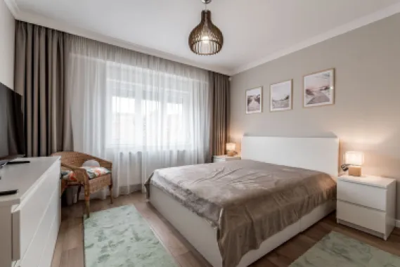 Apartament ultrafinisat la cheie cu 2 camere decomandat Piata Mica