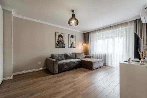Apartament ultrafinisat la cheie cu 2 camere decomandat Piata Mica