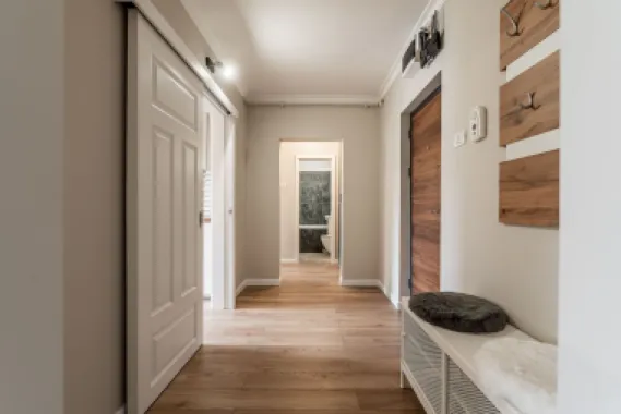 Apartament ultrafinisat la cheie cu 2 camere decomandat Piata Mica