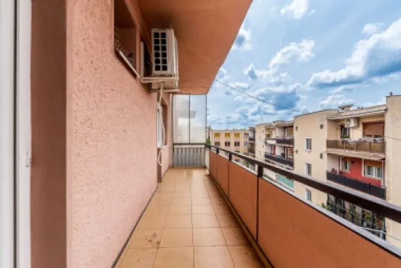 Apartament ultrafinisat la cheie cu 2 camere decomandat Piata Mica