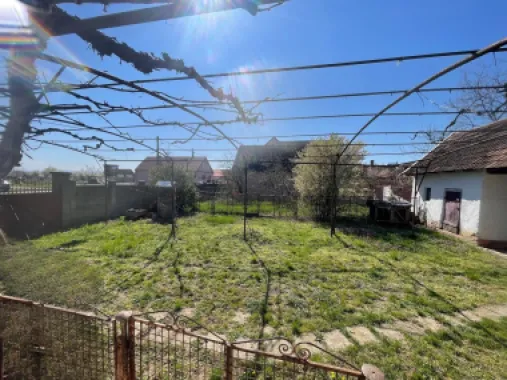 Casă tradițională la sat +teren 1.500 mp. Sat Săbolciu-46.500euro neg