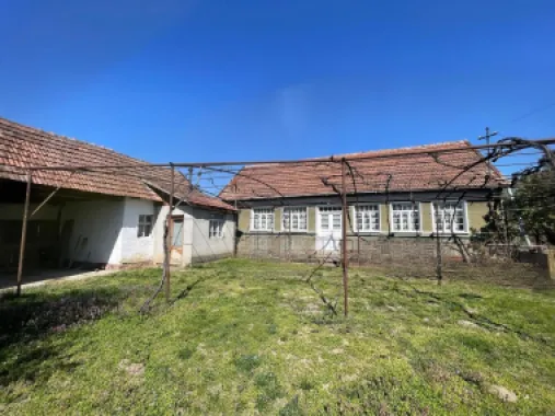 Casă tradițională la sat +teren 1.500 mp. Sat Săbolciu-46.500euro neg