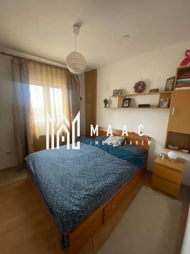 Apartament 3 camere | Pet Friendly | Mansarda | Cedonia - MAAC Imobiliare vă propune spre închiriere un apartament cu 3 camere, situat la etajul 5/5 (mansardă), într-o zonă apreciată – Cedonia, ideal pentru cei care își doresc un spațiu confortabil și bine organizat.
Locuința este compartimentată eficient și oferă un ambient plăcut, fiind potrivită atât pentru o familie, cât și pentru un cuplu.
Compartimentare:
living cu bucătărie open-space
2 dormitoare
baie

Apartamentul se închiriază complet mobilat și utilat, fiind pregătit pentru mutare imediată.
Avantaje:
3 camere
etaj 5/5 – mansardă
bucătărie open-space
complet mobilat și utilat
zonă Cedonia
se acceptă animale de companie

Pentru mai multe detalii sau programarea unei vizionări, nu ezitați să ne contactați specificand ID: CP3035773