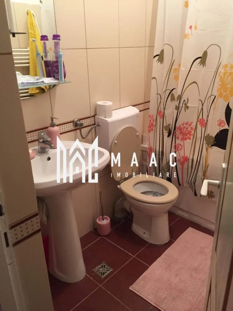 Apartament 3 camere | Pet Friendly | Mansarda | Cedonia - MAAC Imobiliare vă propune spre închiriere un apartament cu 3 camere, situat la etajul 5/5 (mansardă), într-o zonă apreciată – Cedonia, ideal pentru cei care își doresc un spațiu confortabil și bine organizat.
Locuința este compartimentată eficient și oferă un ambient plăcut, fiind potrivită atât pentru o familie, cât și pentru un cuplu.
Compartimentare:
living cu bucătărie open-space
2 dormitoare
baie

Apartamentul se închiriază complet mobilat și utilat, fiind pregătit pentru mutare imediată.
Avantaje:
3 camere
etaj 5/5 – mansardă
bucătărie open-space
complet mobilat și utilat
zonă Cedonia
se acceptă animale de companie

Pentru mai multe detalii sau programarea unei vizionări, nu ezitați să ne contactați specificand ID: CP3035773