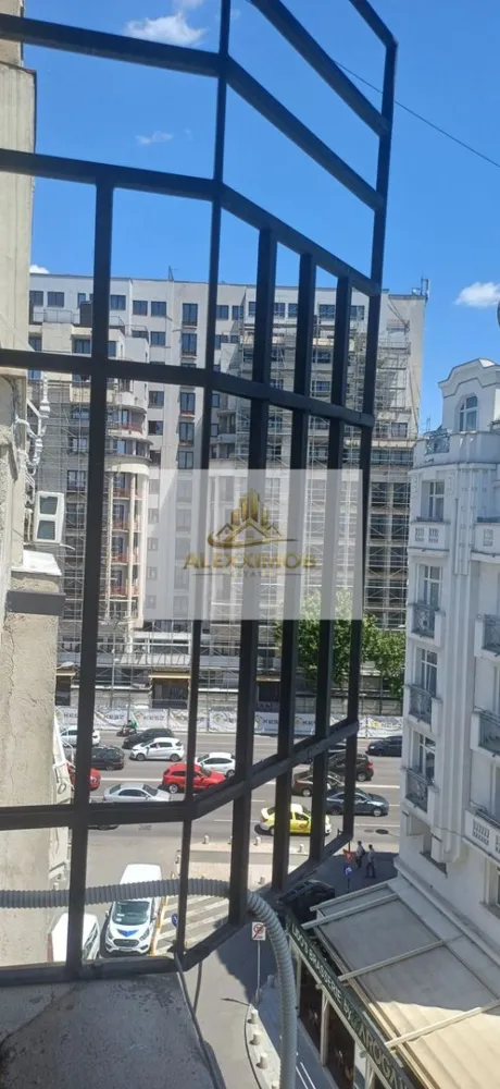 Apartament de Vanzare - Zona Ateneul Roman - 4 camere - 110 MP