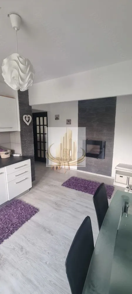 Grand Mobilis 2 camere girocului, centrala proprie - Grand Mobilis propune spre închiriere un apartament cu 2 camere, situat în zona Girocului – o locație apreciată pentru liniște și acces facil către toate punctele de interes. Apartamentul este decomandat, bine compartimentat și pregătit pentru mutare imediată, oferind confortul necesar unui stil de viață modern. 📐 Suprafață: 54 mp 🏢 Etaj intermediar (et. 3/4) 🔥 Centrală termică proprie ❄️ Aer condiționat 🛋 Complet utilat și mobilat 📍 Locație excelentă: – zonă liniștită – acces rapid la mijloace de transport în comun – în apropiere de magazine, supermarketuri, farmacii, școli și grădinițe – la câteva minute de sala de fitness Gym One 2, ideal pentru un stil de viață activ 💪 💰 Preț: 400 euro/lună + garanție 400 euro Un apartament ideal pentru cei care își doresc confort, accesibilitate și facilități în imediata apropiere. 📞 Programează o vizionare și descoperă dacă este locuința potrivită pentru tine! ID intern CP3038511