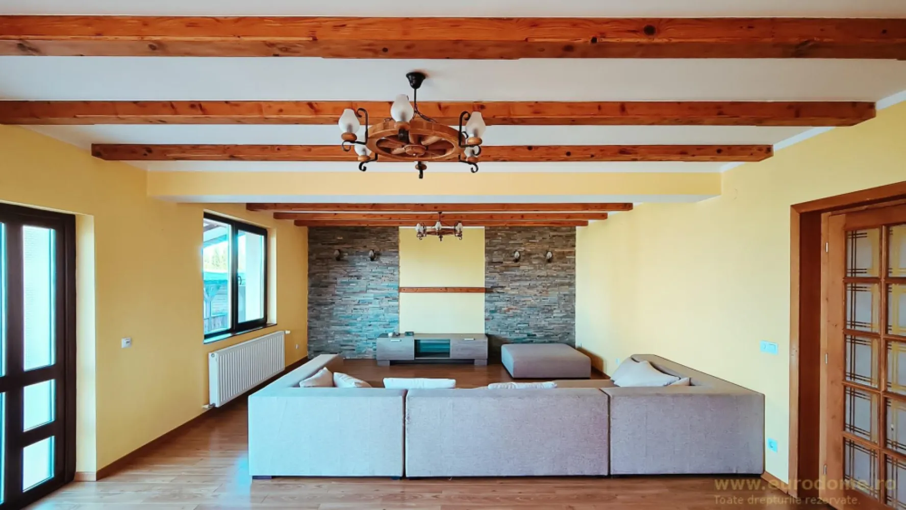 Casa noua, intrare Stupini