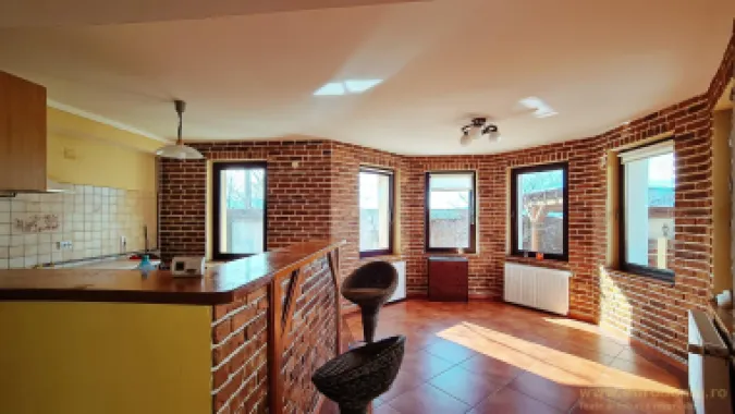 Casa noua, intrare Stupini