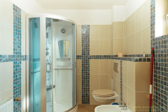 Casa noua, intrare Stupini