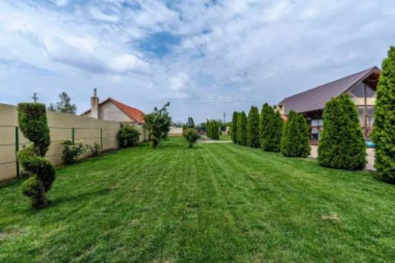 Rezervat Proprietate de vis cu teren 2880 mp și facilități PREMIUM