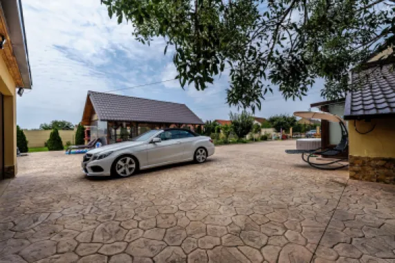 Rezervat Proprietate de vis cu teren 2880 mp și facilități PREMIUM