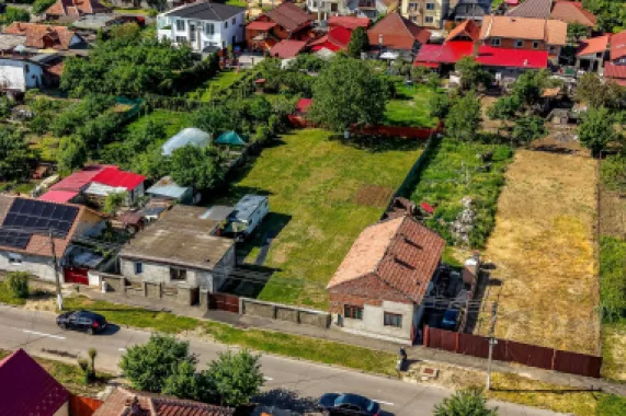 Teren generos de vânzare în cartierul Bujac Comision 0%