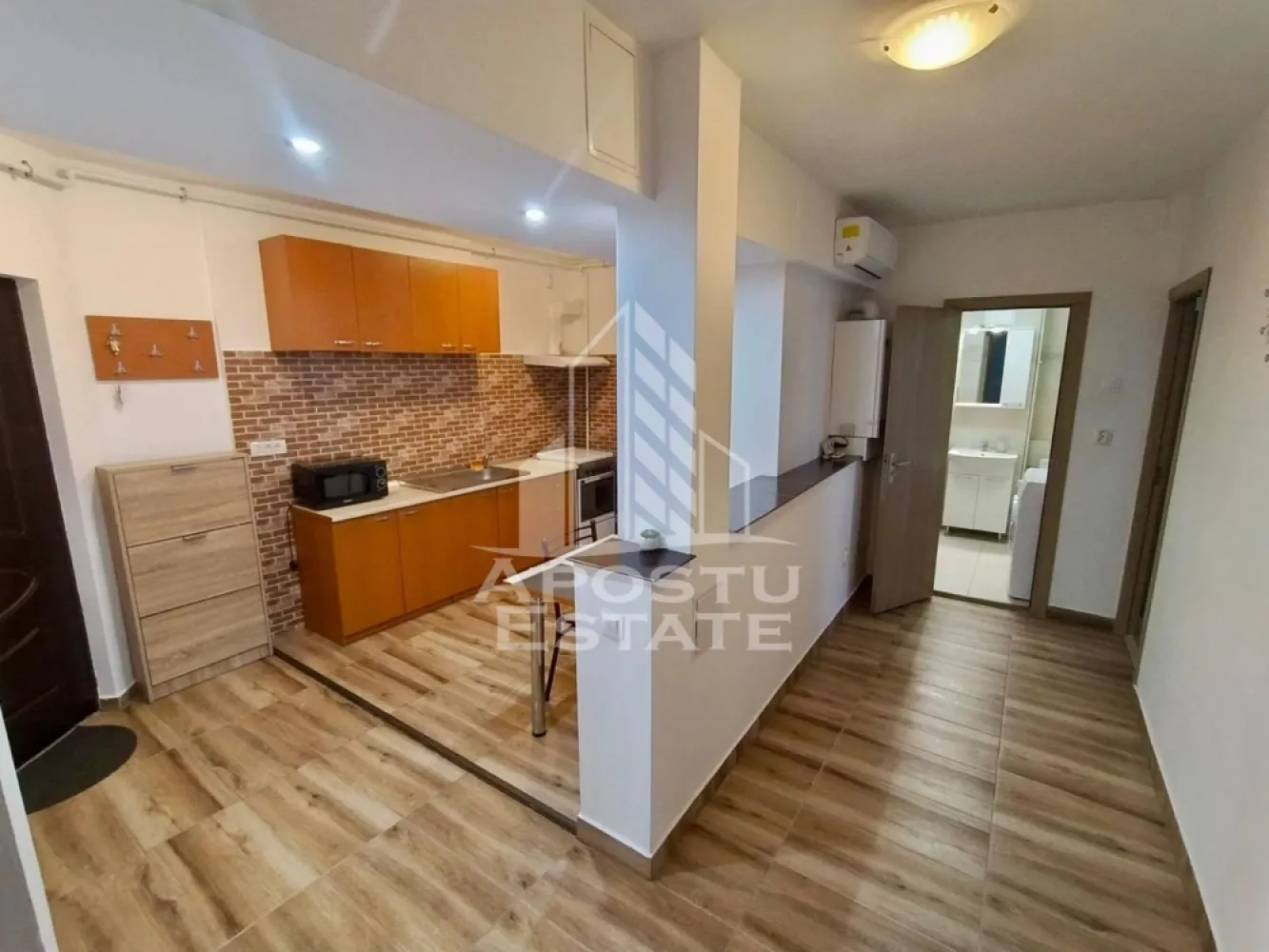 Apartament cu 3 camere , de inchiriat, zona Circumvalatiunii