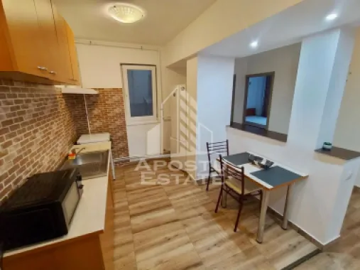 Apartament cu 3 camere , de inchiriat, zona Circumvalatiunii