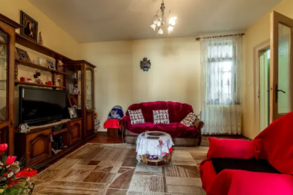 Apartament cu 3 Camere la Casă pe Strada I.L. Caragiale, Arad