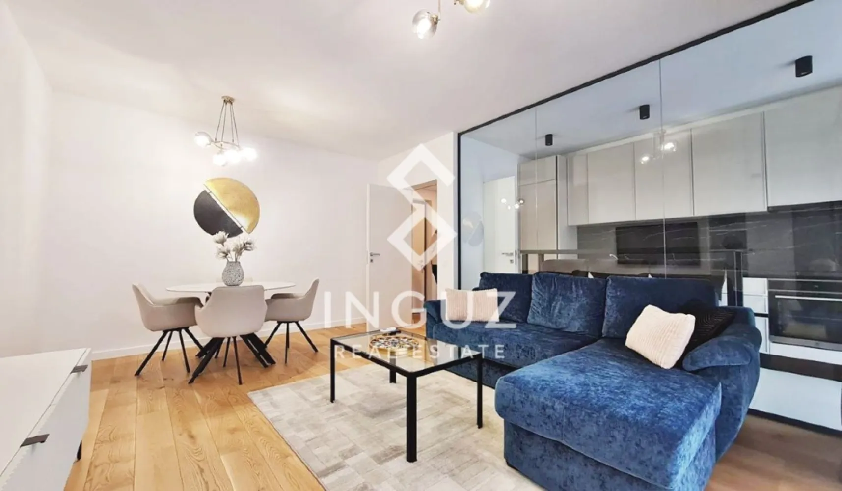 Apartament 3 camere de închiriat | Nusco City – Promenada Mall | Aviaț - Apartament 3 camere de închiriat | Nusco City – Promenada Mall | Aviației

Preț: 1.700 EUR

Apartament modern cu 3 camere, situat în complexul rezidențial Nusco City, una dintre cele mai căutate zone din nordul Bucureștiului, la doar câteva minute de Promenada Mall și principalele centre de business.

Detalii proprietate:
• Suprafață utilă: 90 mp
• Compartimentare decomandată
• Etaj 5 din 7
• Construcție 2023
• 2 băi | terasă generoasă

Compartimentare:
• Living spațios cu acces la terasă
• Bucătărie complet mobilată și utilată
• 2 dormitoare confortabile
• 2 băi moderne
• Terasă accesibilă din living și bucătărie

Dotări:
• Complet mobilat în stil modern
• Electrocasnice de ultimă generație
• Aer condiționat în fiecare cameră
• Finisaje premium

Facilități:
• Loc de parcare suprateran inclus
• Interfon și 2 lifturi
• Acces securizat și supraveghere video
• Spații verzi și zone pentru copii

Localizare:
• 5 minute de Promenada Mall
• Aproape de zona de business (Aviației, Pipera)
• Acces rapid către transport și puncte de interes

Informații suplimentare:
• Apartament ideal pentru rezidență premium sau expați
• Complex nou, foarte bine întreținut