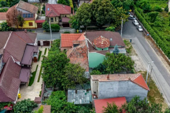 Casă cu teren de 370 mp în Zona Funcționarilor