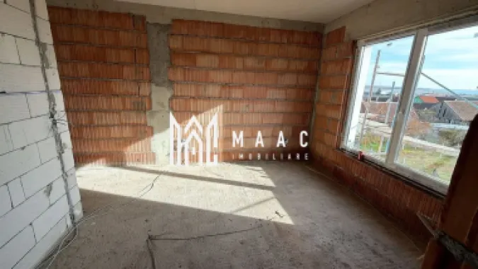 Casă Tip Duplex | 4 Camere | 2 Balcoane | Terasă | Șura Mică