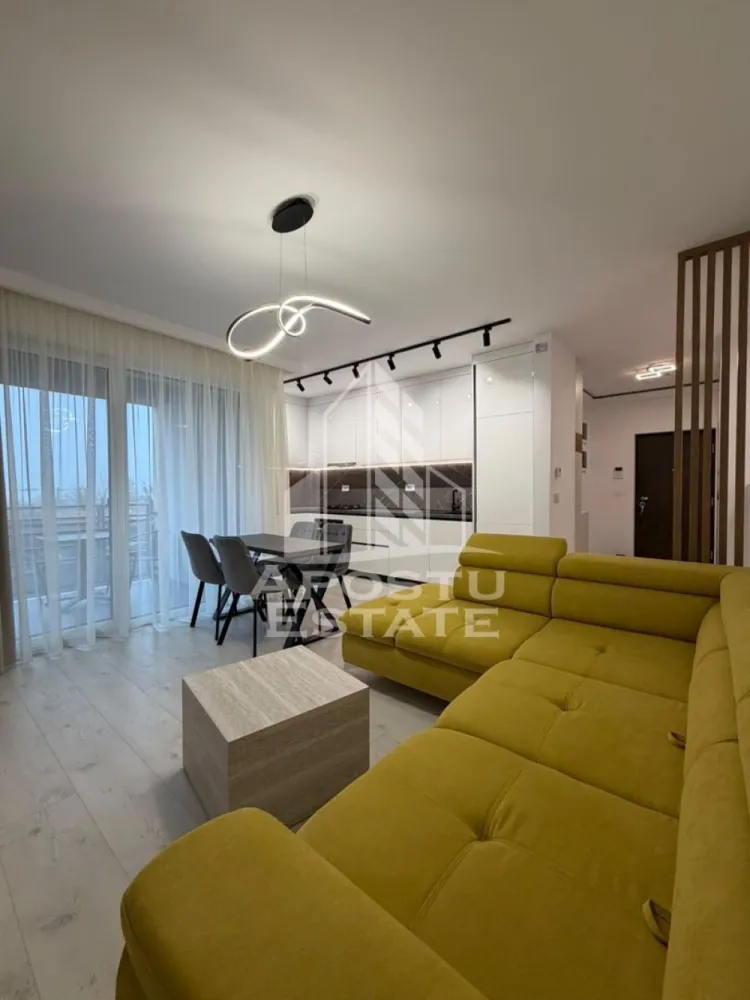 Apartament cu 3 camere de inchiriat, garaj subteran, Zona Aradului - APOSTU ESTATE va propune spre inchiriere un apartament cu 3 camere, 2 bai, complet mobilat si utilat in Zona Aradului, Timisoara, Judet Timis.
Imobilul este situat la etajul 3 si are 67 mp utili.
Compartimentare:
- living open-space cu bucataria
- 2 dormitoare
- baie cu cada
- baie cu cabina de dus
- balcon

Dotari si beneficii:
- centrala proprie incalzire prin pardoseala
- loc de parcare la subteran
- aparat de aer conditionat
- electrocasnice: frigider, aragaz, masina de spalat si uscat rufe, masina de spalat vase

Pentru mai multe detalii nu ezitati sa ne contactati!
Disponibilitate: imediata
Pret chirie: 800 de euro 
Va asteptam cu drag la o vizionare chiar si astazi!
ID intern: CP3227038