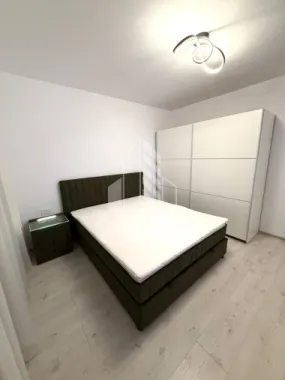 Apartament cu 3 camere de inchiriat, garaj subteran, Zona Aradului