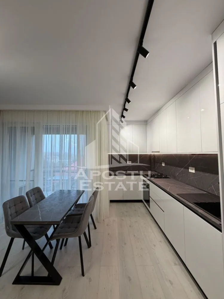 Apartament cu 3 camere de inchiriat, garaj subteran, Zona Aradului