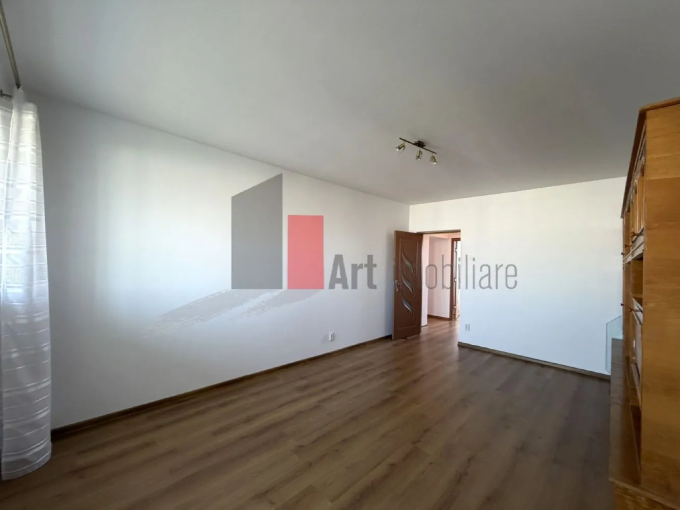 Apartament renovat, decomandat, luminos | Zona Dristor metrou